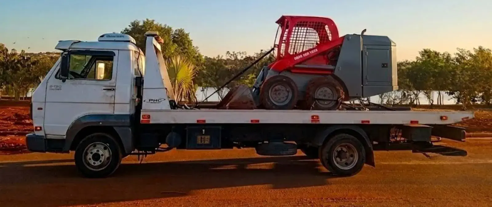 Transporte de veículo em guincho plataforma em Campinas