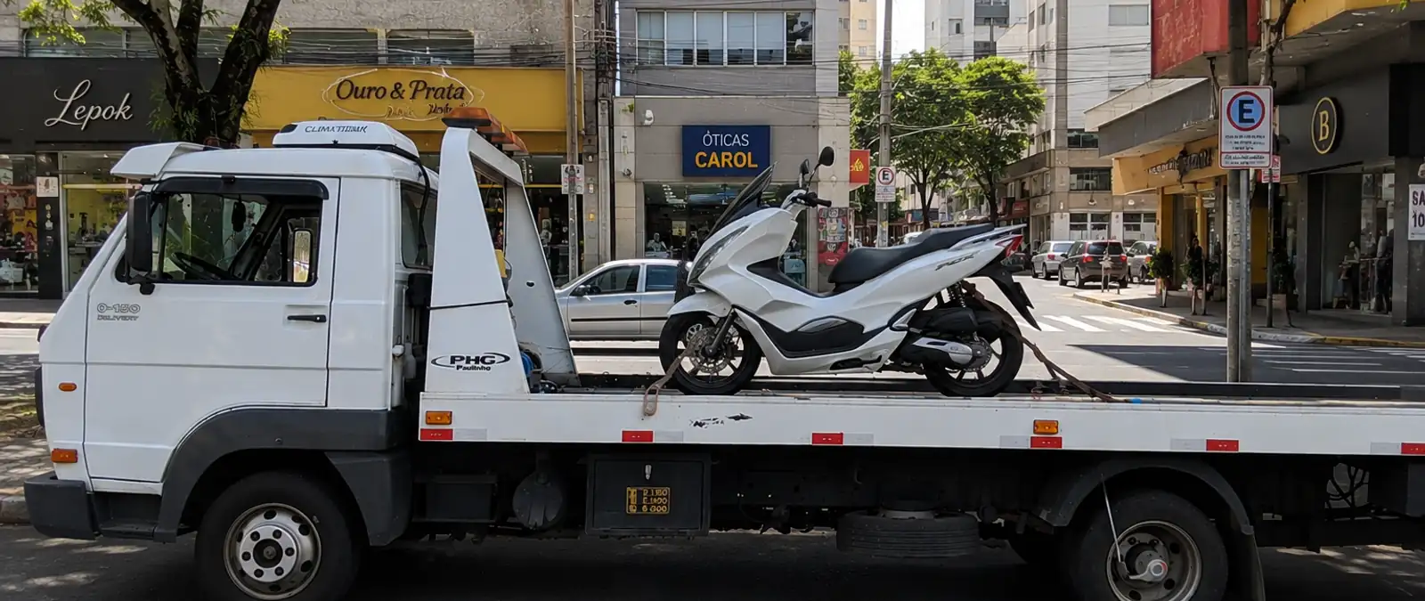 Transporte de moto em guincho plataforma com atendimento em Campinas